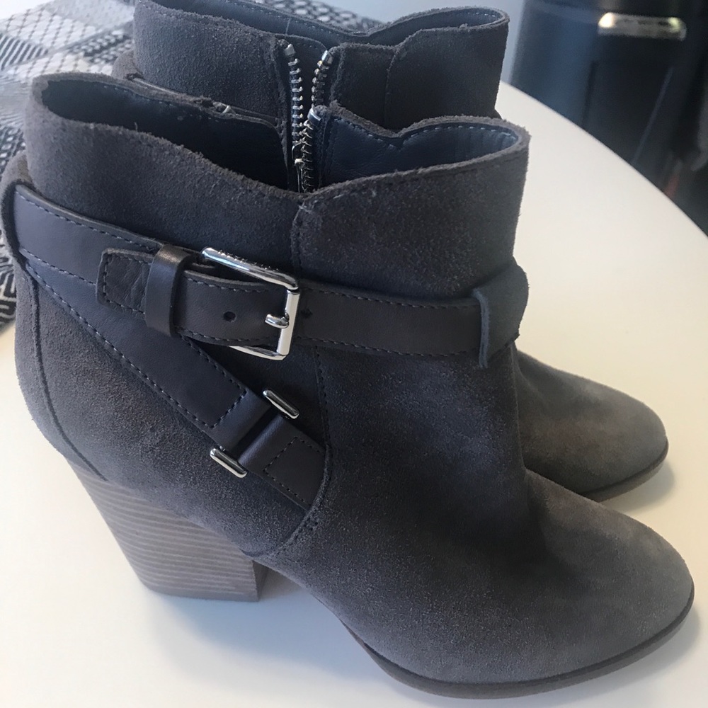 Colé Haan great suede short booties
